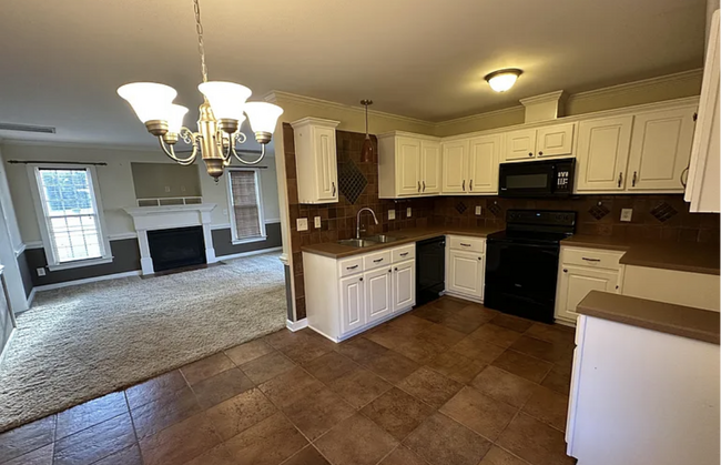 Photo - 1229 Ashmoor Ln