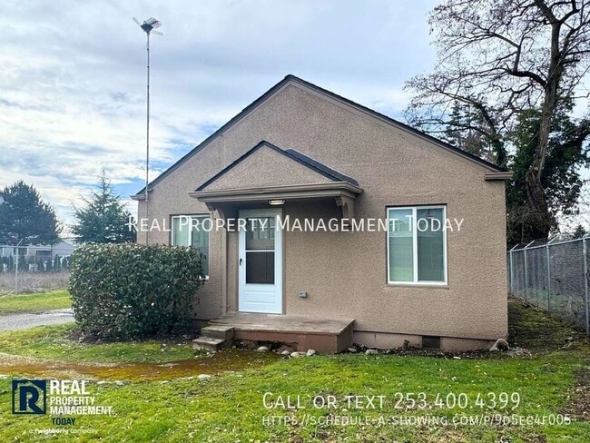 Photo - 8420 1/2 South Tacoma Way-1 Unidad 1