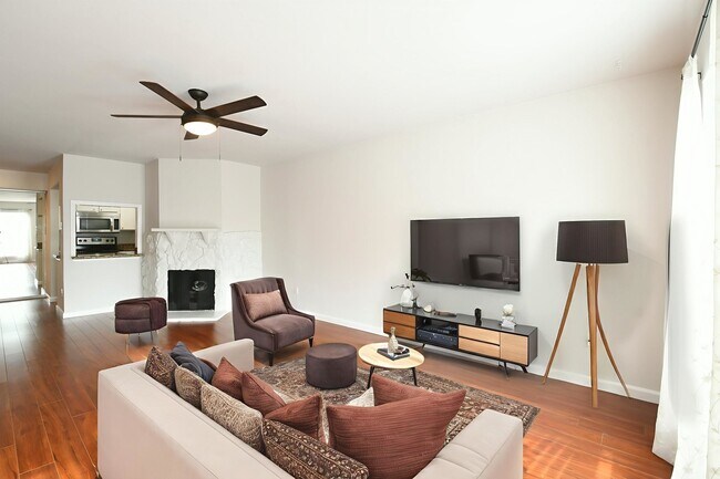 Photo - 4641 Wild Indigo St Unit 450