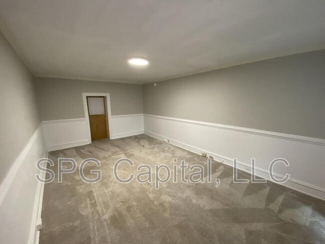 Photo - 19 N Main St