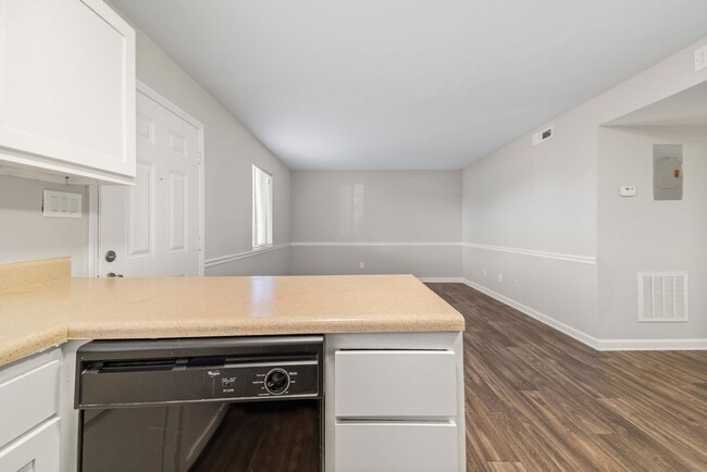 Photo - Mallard Creek Apartments
