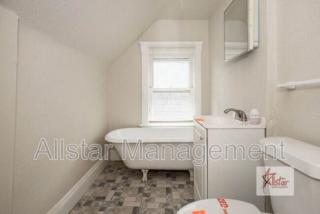 Photo - 11602 Tuscora Ave Unidad Up