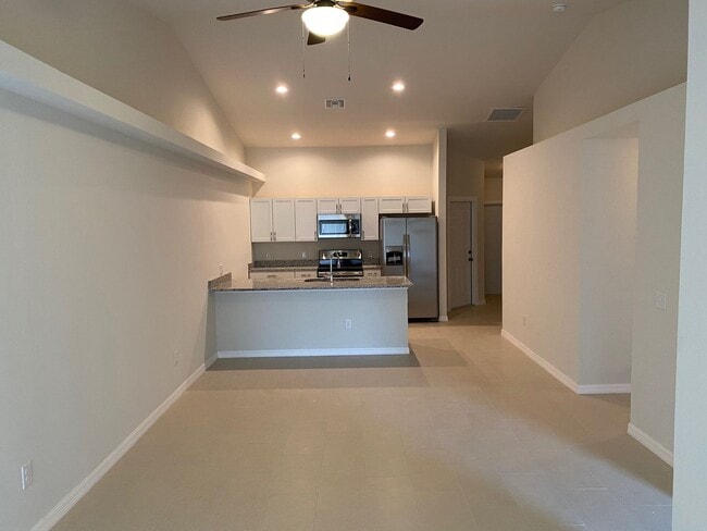 Photo - Available Now Stunning 3 bedroom 2 bathroom duplex Unit 843 Mohawk Pkwy