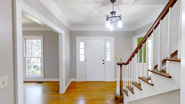 Photo - 4130 Knollcrest Cir N