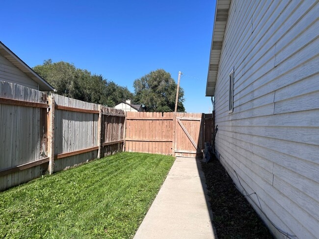 Photo - 1 Month Free! $0 application fee! 2 Bedroo...