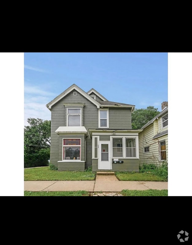 Building Photo - 608 Beaumont St E Rental