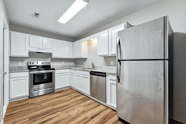 Photo - 302 Parkcrest Dr