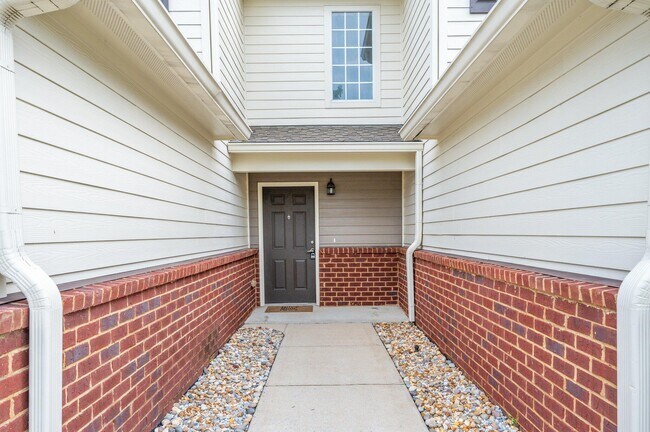 Photo - 715 Majestic Dr