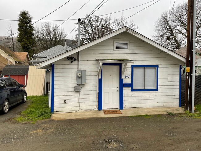 Studio Style Small House - Studio Style Small House