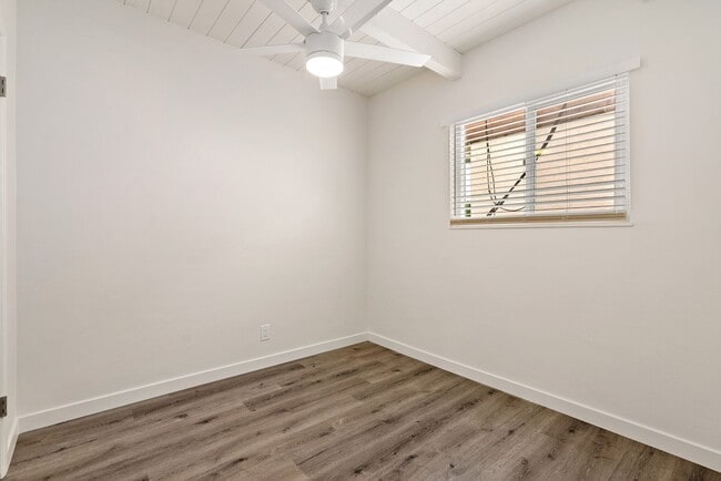 Photo - Renovated 2 Bedroom 1 Bath Unit Unidad 524 #3