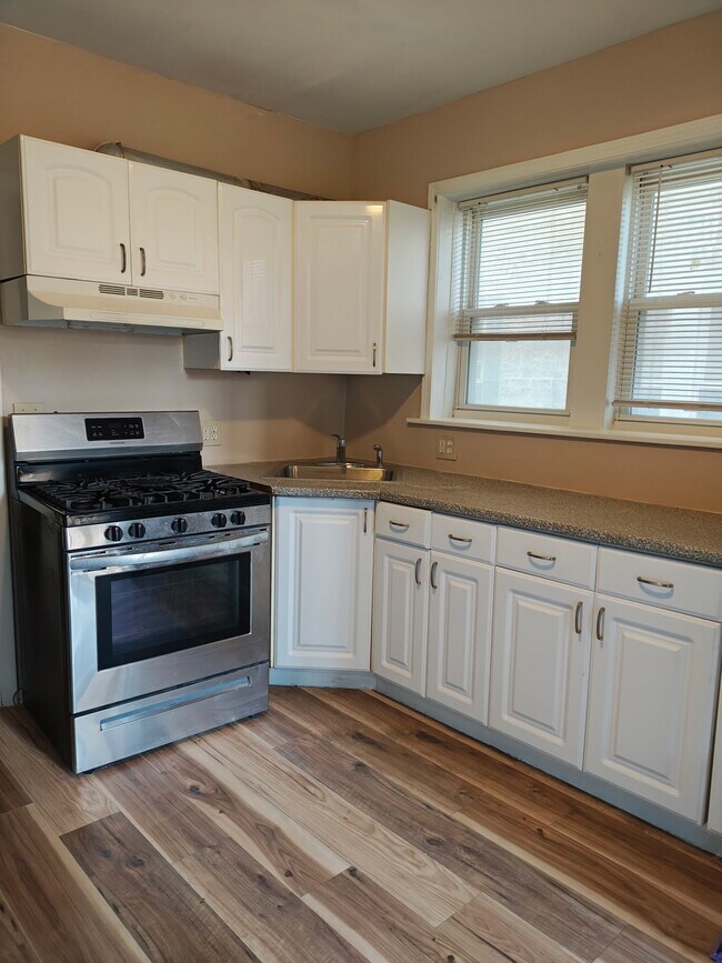 6037 N Mozart St Unit 3