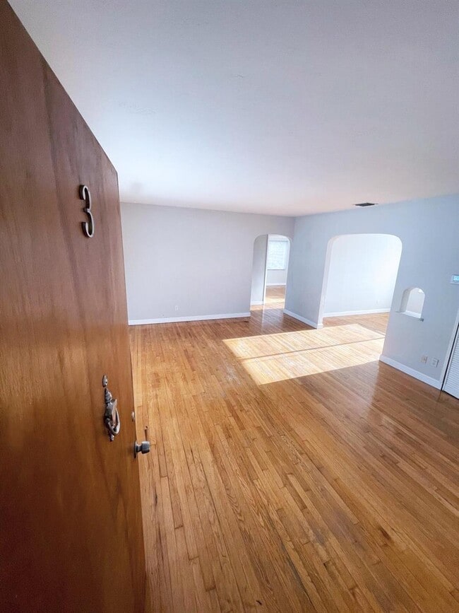 Photo - 530 SW 10th St Unidad 3B