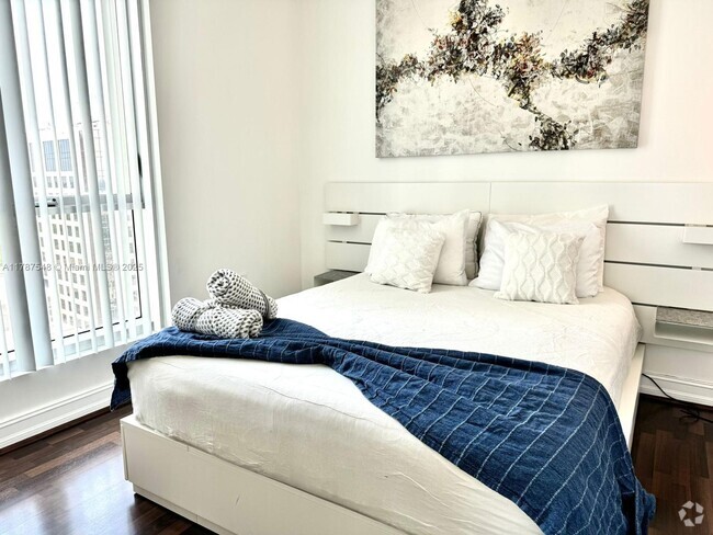 Building Photo - 9066 SW 73rd Ct Unit 1703 Rental