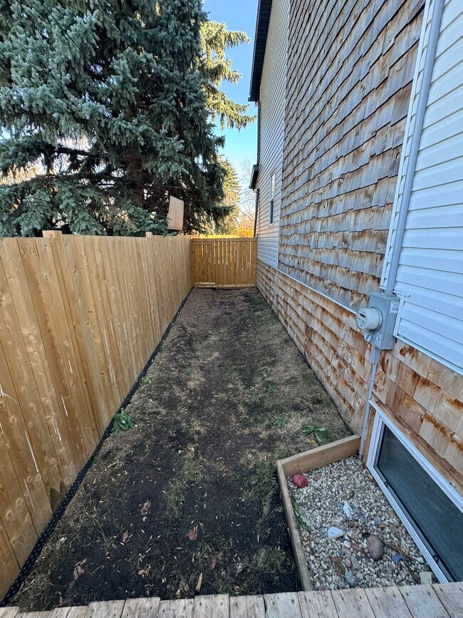 Photo - 8812-8114 114 Ave NW