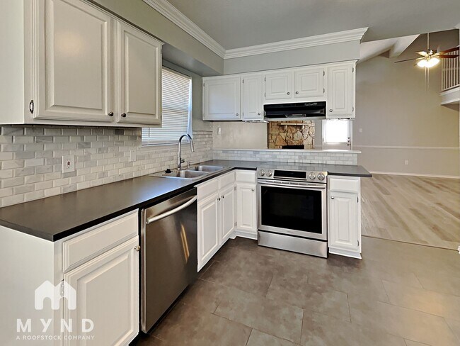 Photo - 4628 Feathercrest Dr