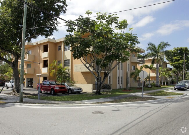 Causeway Apartments - Causeway Apartments