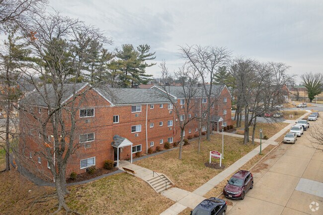 Photo - Oakridge Apartments