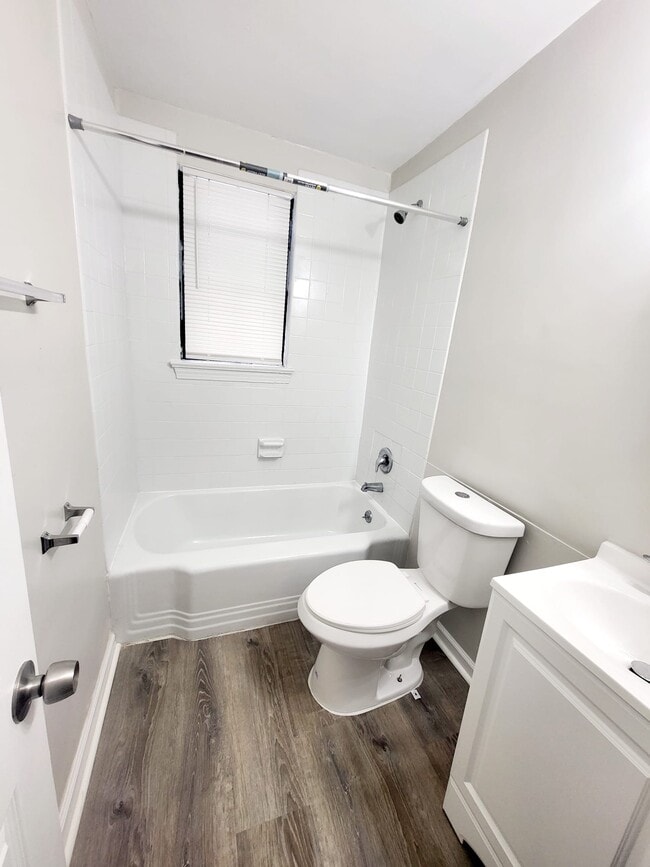 Photo - 3236 Clark Walk