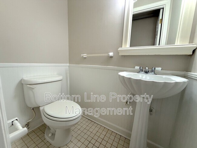 Photo - 2336 Kenmore Ave