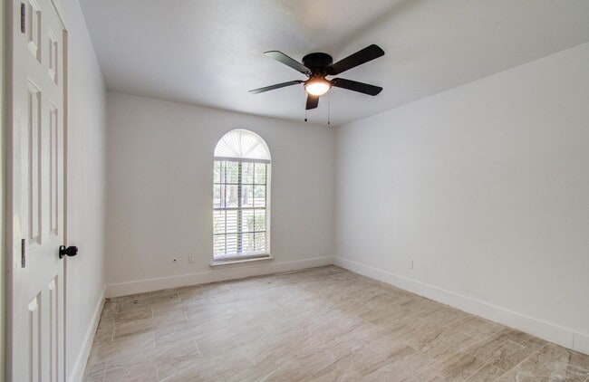 Photo - 494 Brandon Rd