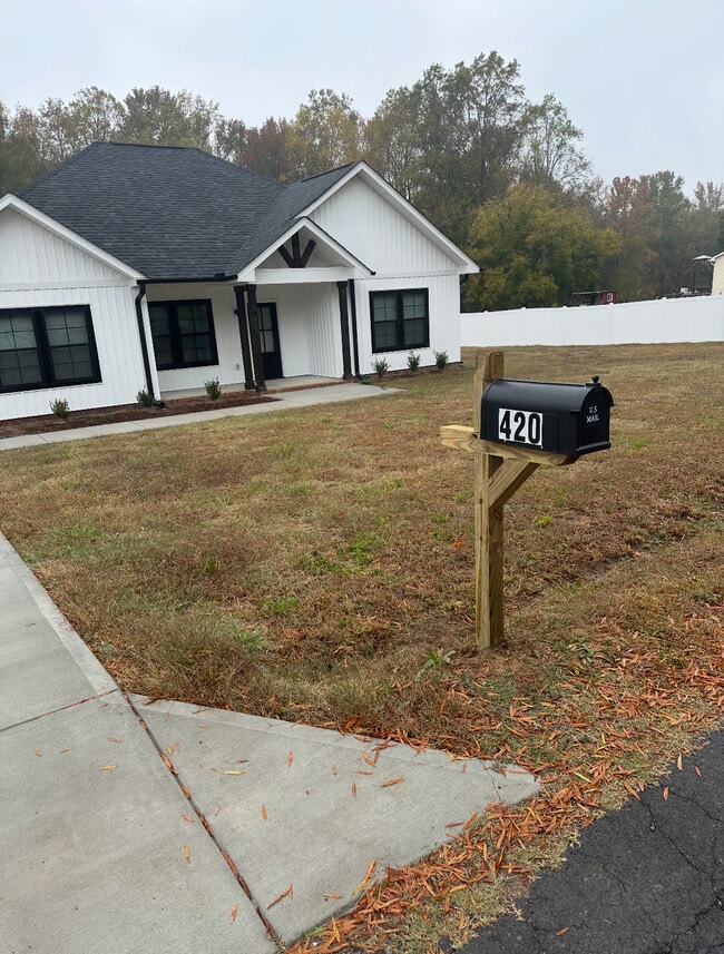 Photo - 420 Sloop St