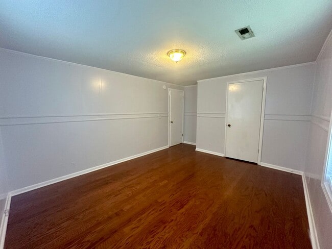 Photo - Rural Setting!