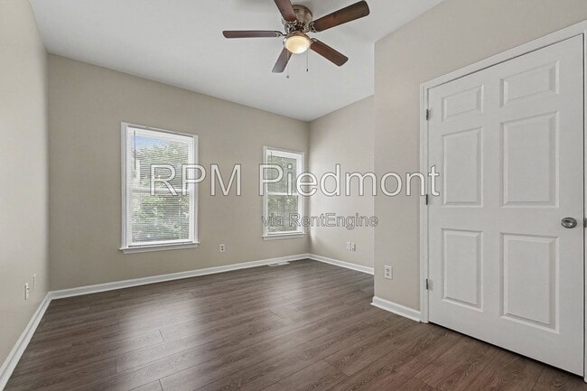 Photo - 739 Prince Pl NW