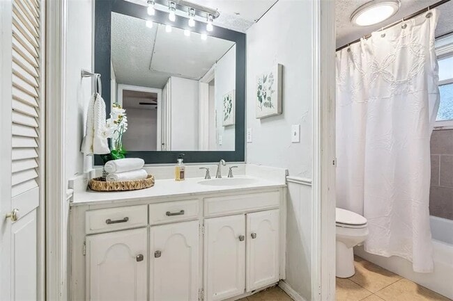 Photo - 11417 N May Ave