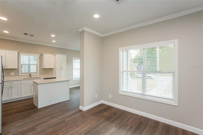 Photo - 1700 45th St S