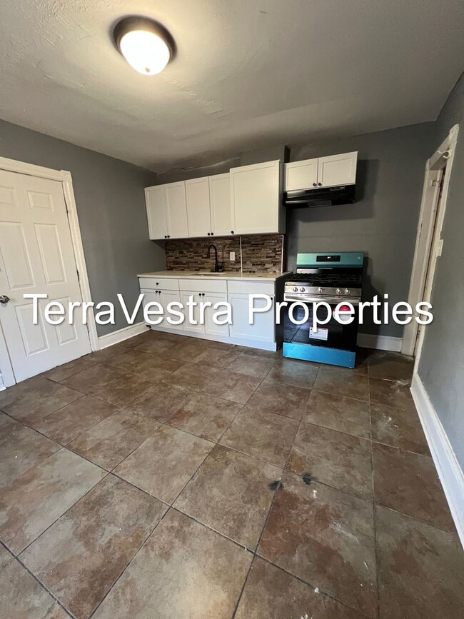 Photo - 3 Bed Single Family in Paulsboro! Eligible...