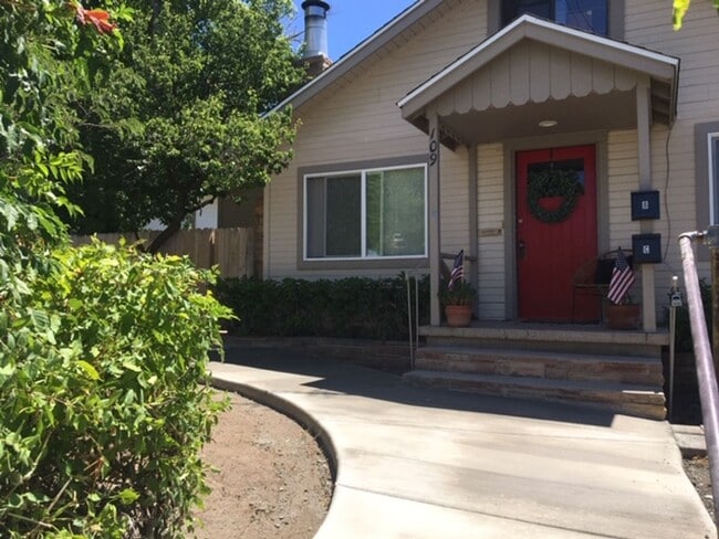 Photo - 109 W Carleton St Apartamento Unidad A