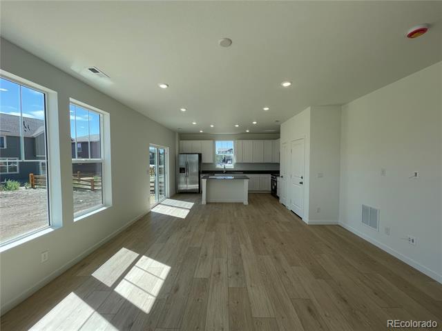 Photo - 755 Yankee Boy Lp