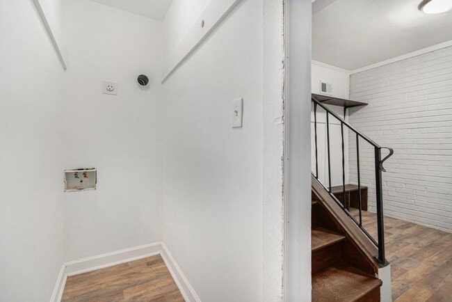 Photo - Beautiful Four Bedroom Home minutes from the Airport