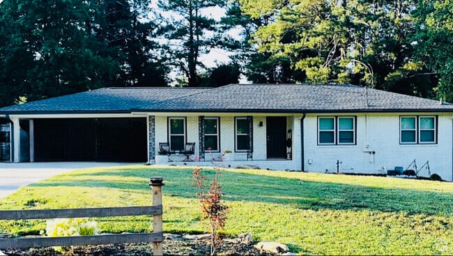 Building Photo - 63 Parkwood Dr Rental