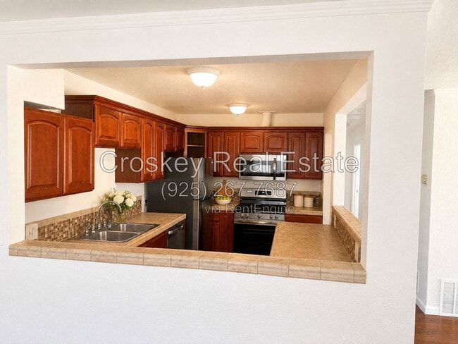 Photo - 1970 Sunshine Dr