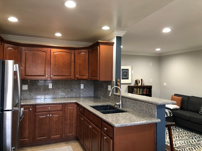 Photo - 4633 Marine Ave Unidad 258