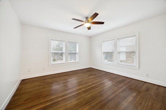 Photo - 1937 W McKinney St