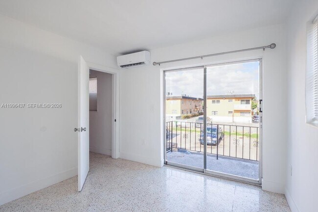 Photo - 3050 NW 21st Ave Unidad 9