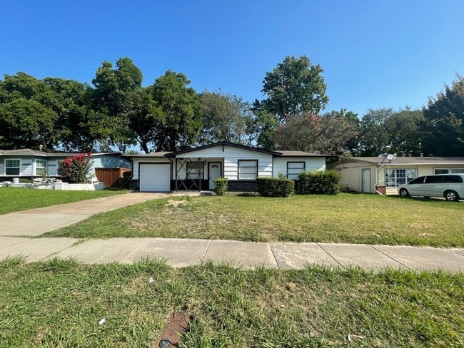 Photo - 2113 Cloverdale St