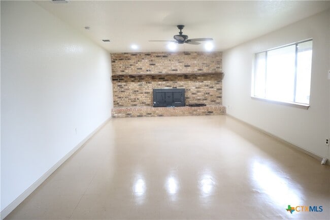 Photo - 707 Old Seguin Luling Rd