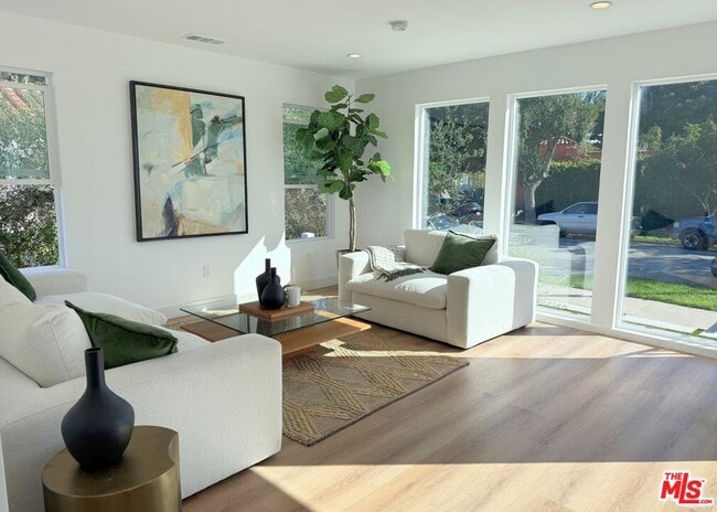 Photo - 3031 Vineyard Ave