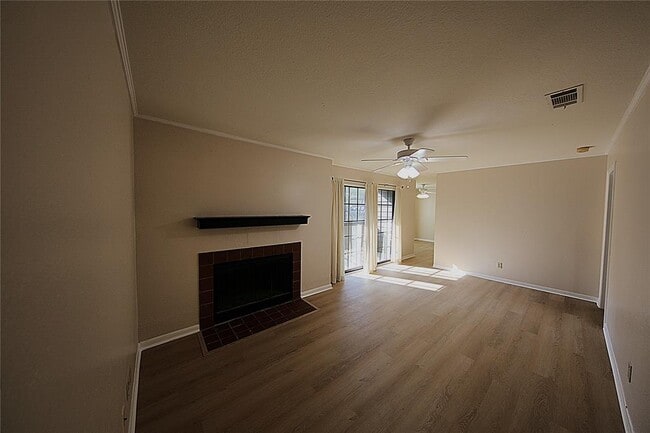 Photo - 1510 W N Loop Blvd Unit 412