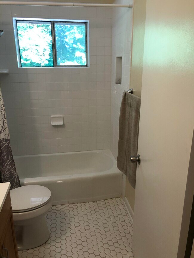 Photo - 380 Booth Rd