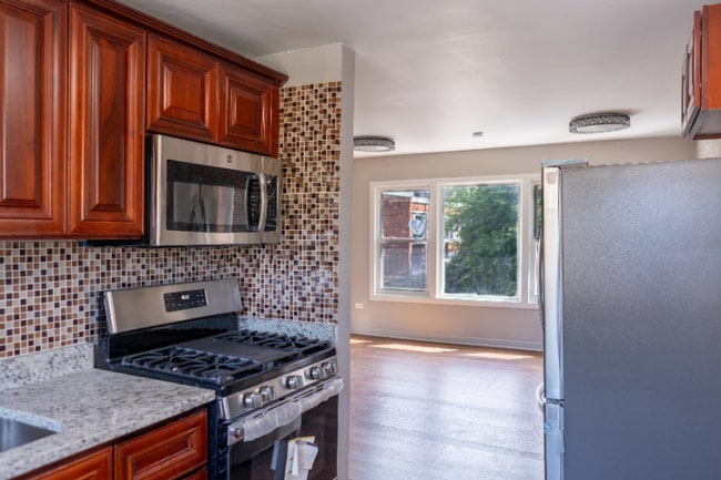 Photo - 3707 S Michigan Ave Unit 2