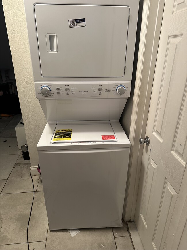 Photo - 1245 W 30th St Unit 4