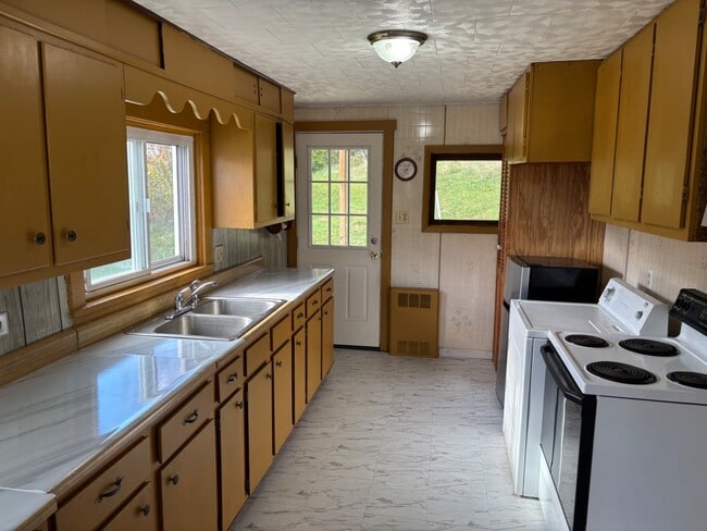 Building Photo - 1308 17th Ave