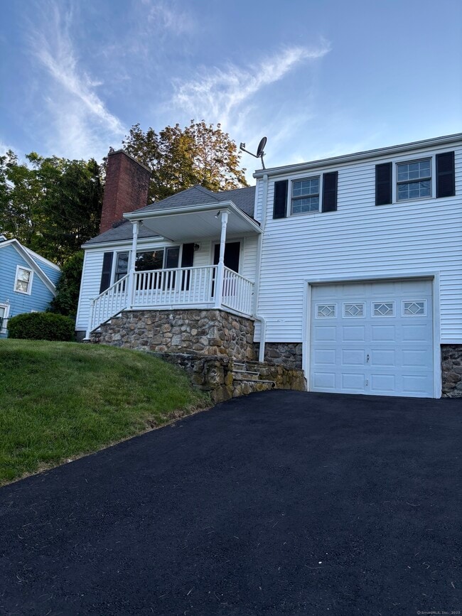 Building Photo - 9 Summit Rd Rental