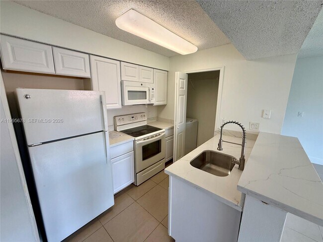 1253 SW 46th Ave Unit 1608