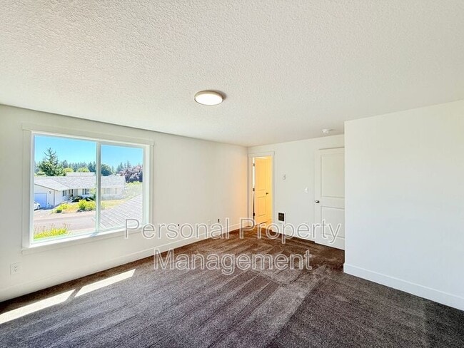 Photo - 16900 NE 22nd St