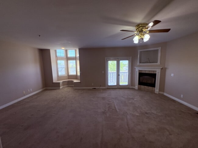 Photo - 350 N Fairway Dr